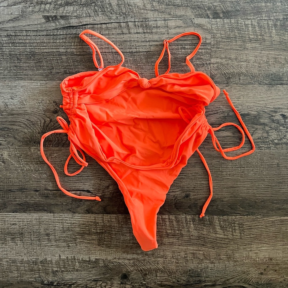 NWOT one piece bathing suit